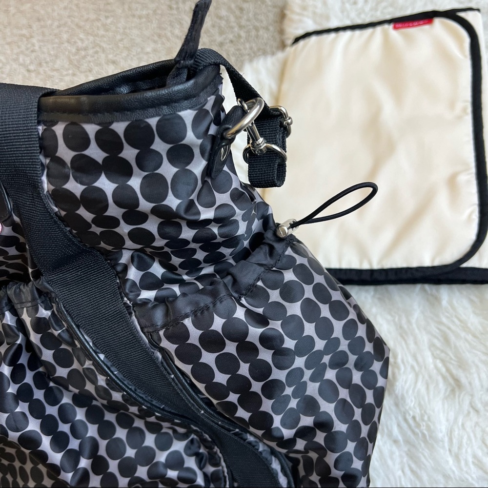 Skip Hop Zip Nylon Diaper Bag - Picture 3 of 14